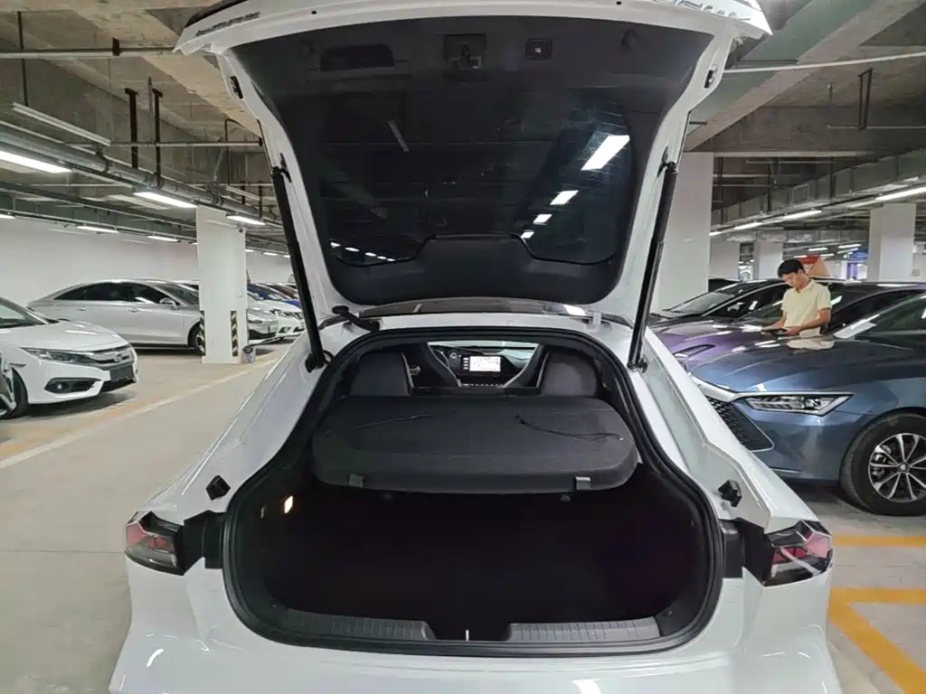 Changan UNI-V iDD 2025 2024 Blue Whale Smart iDD 136km Smart Cool
