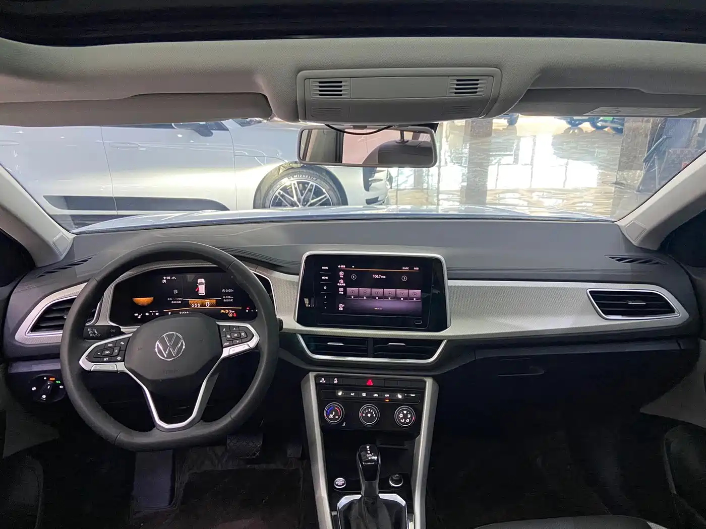 Volkswagen T-ROC 2023 280TSI DSG 2WD Time Edition фото 10