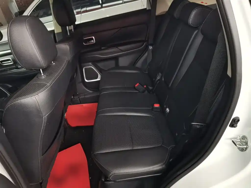 Mitsubishi Outlander 2018 2.0L 2WD Glory Edition 5-seater фото 13