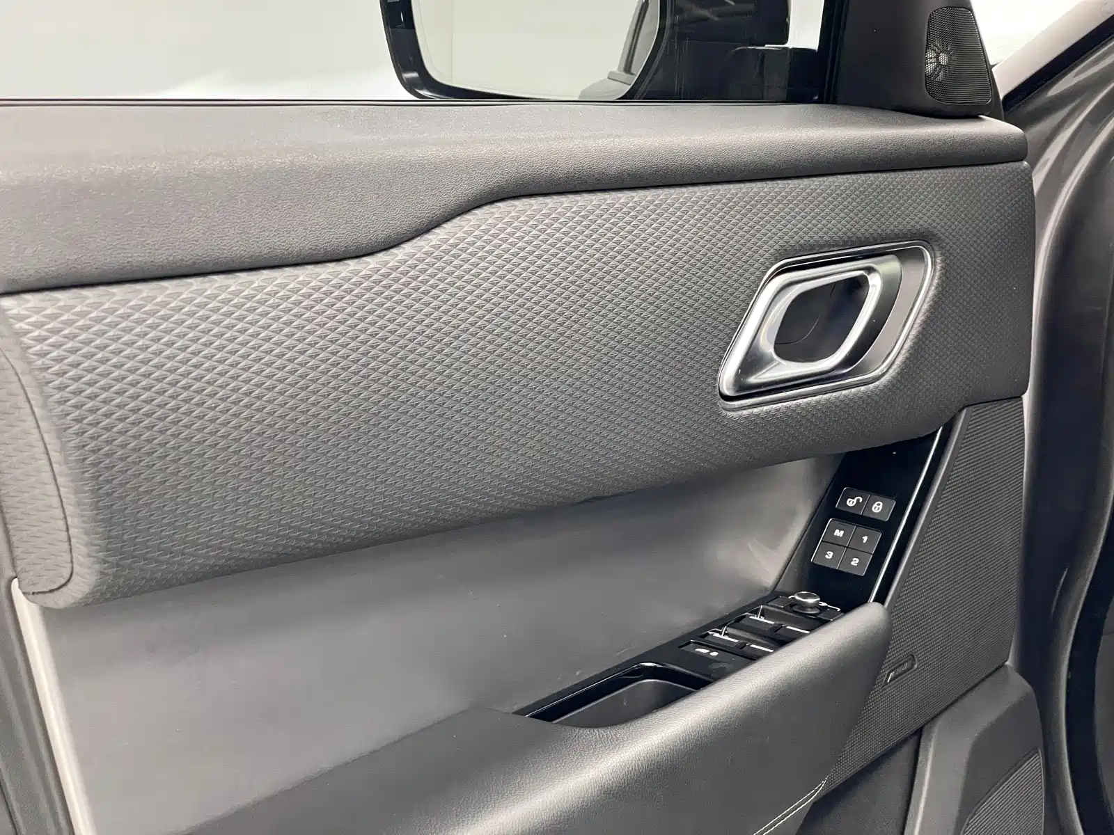 Фото 25 - Land Rover Range Rover Velar