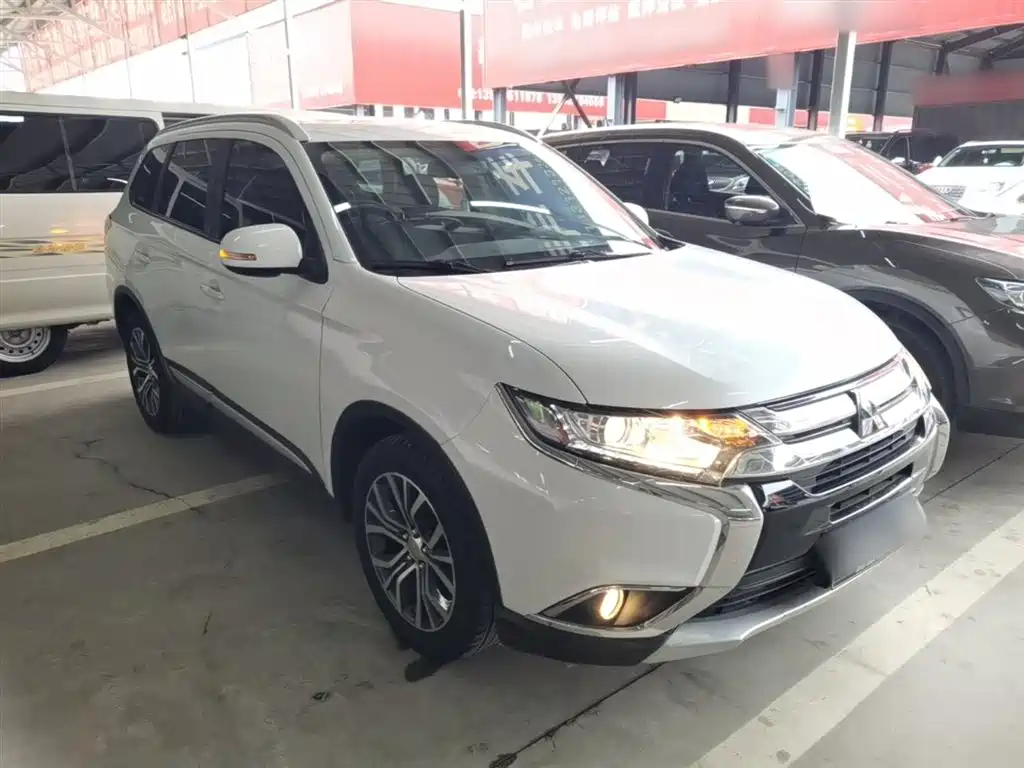 Mitsubishi Outlander 2018 2.0L 2WD Glory Edition 5-seater фото 22