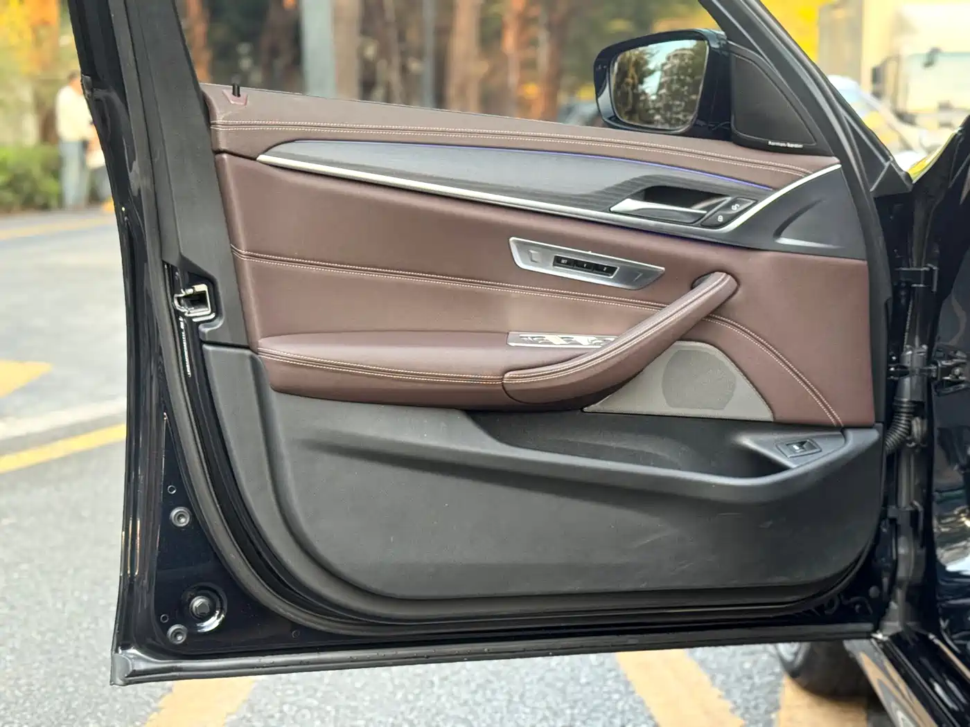 BMW 5 Series 2023 530Li Leading M Sport Package фото 14