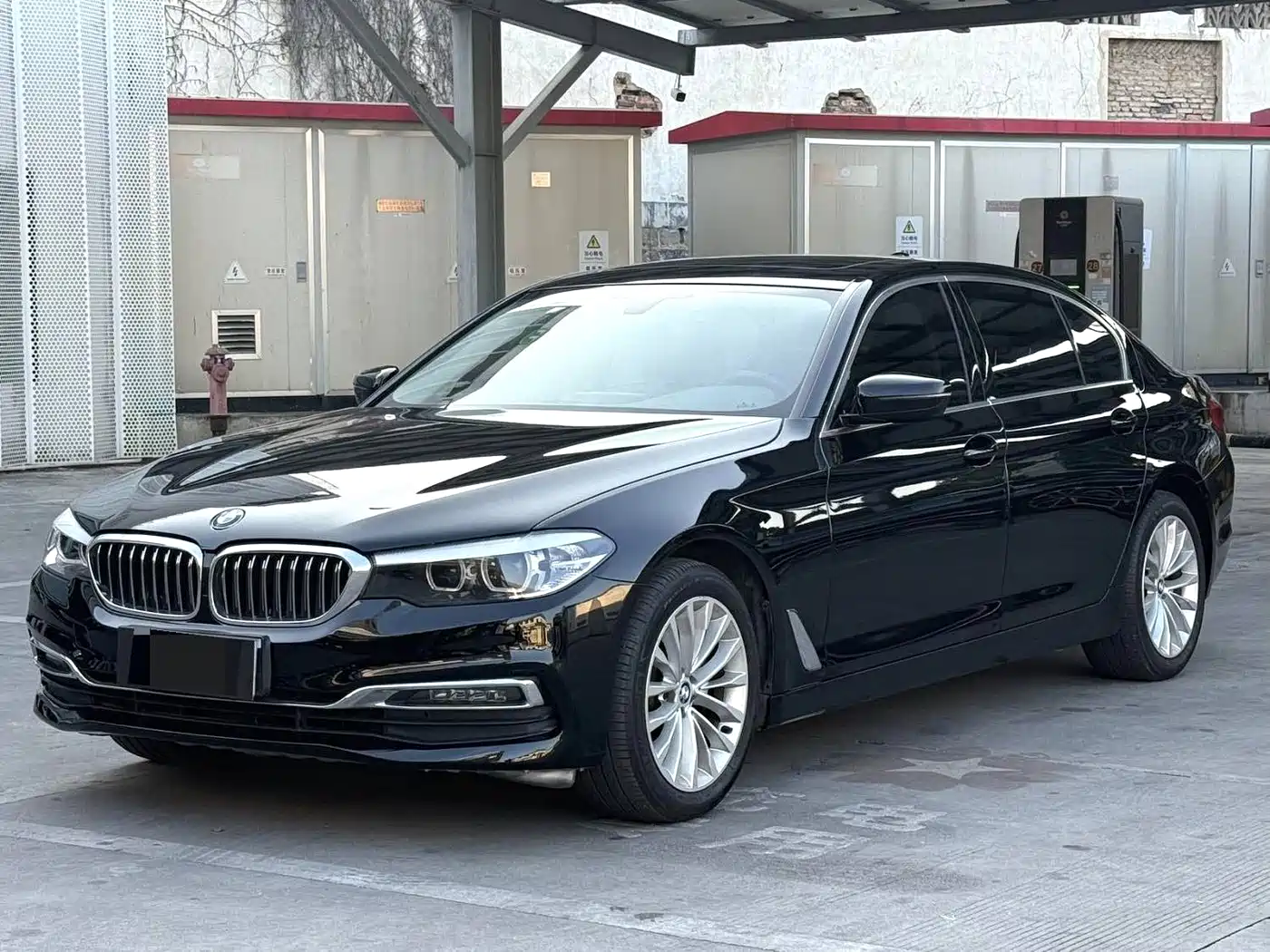 BMW 5 Series 2018 525Li Luxury Package