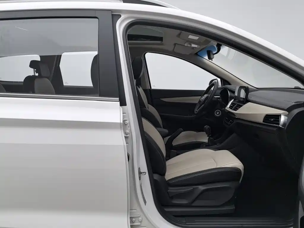 Baojun 360 2018 2018 1.5L Manual Luxury Model China V