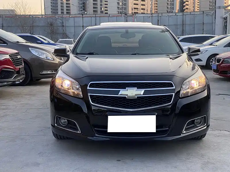 Chevrolet Malibu 2012 2.0L Automatic Luxury Edition фото 2