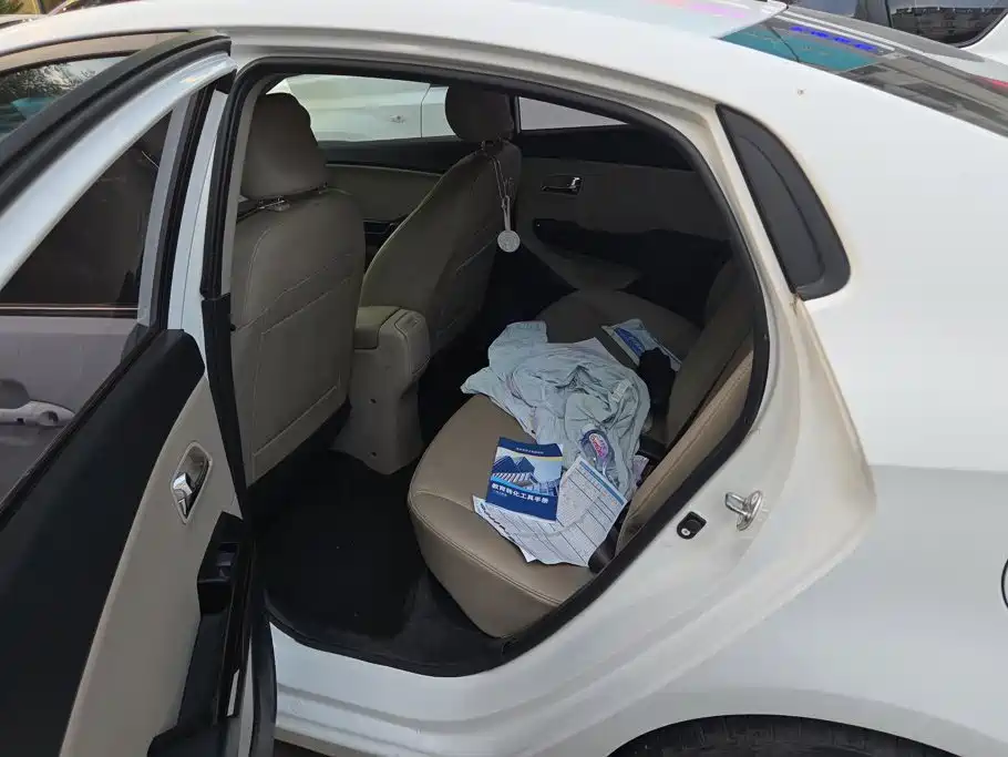 Kia K2 2012 2011 Sedan 1.6L AT Premium
