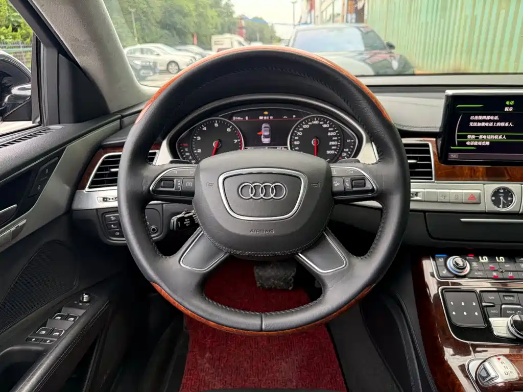 Photo 5 - Audi A8