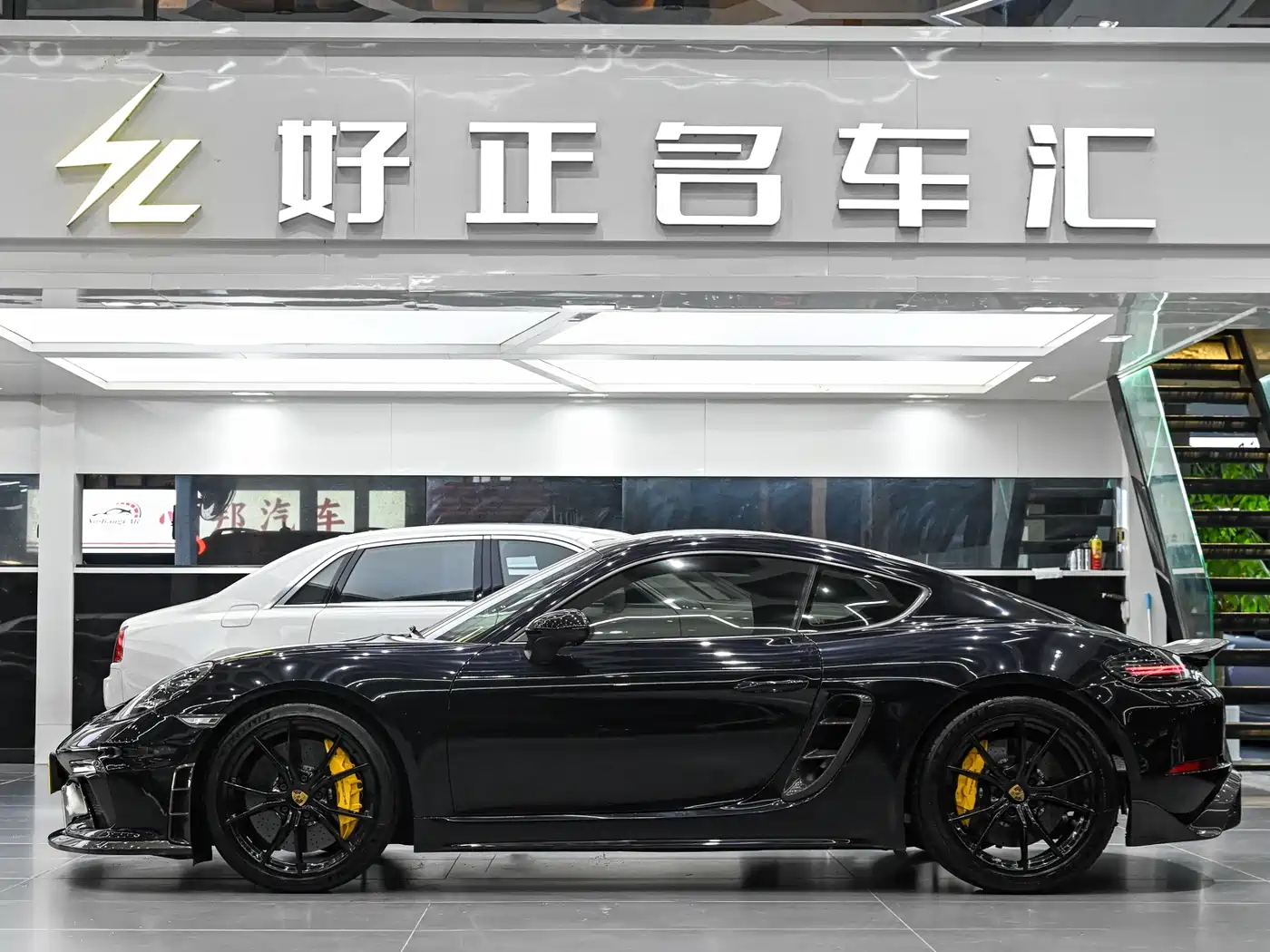 Porsche 718 2018 Cayman 2.0T фото 2