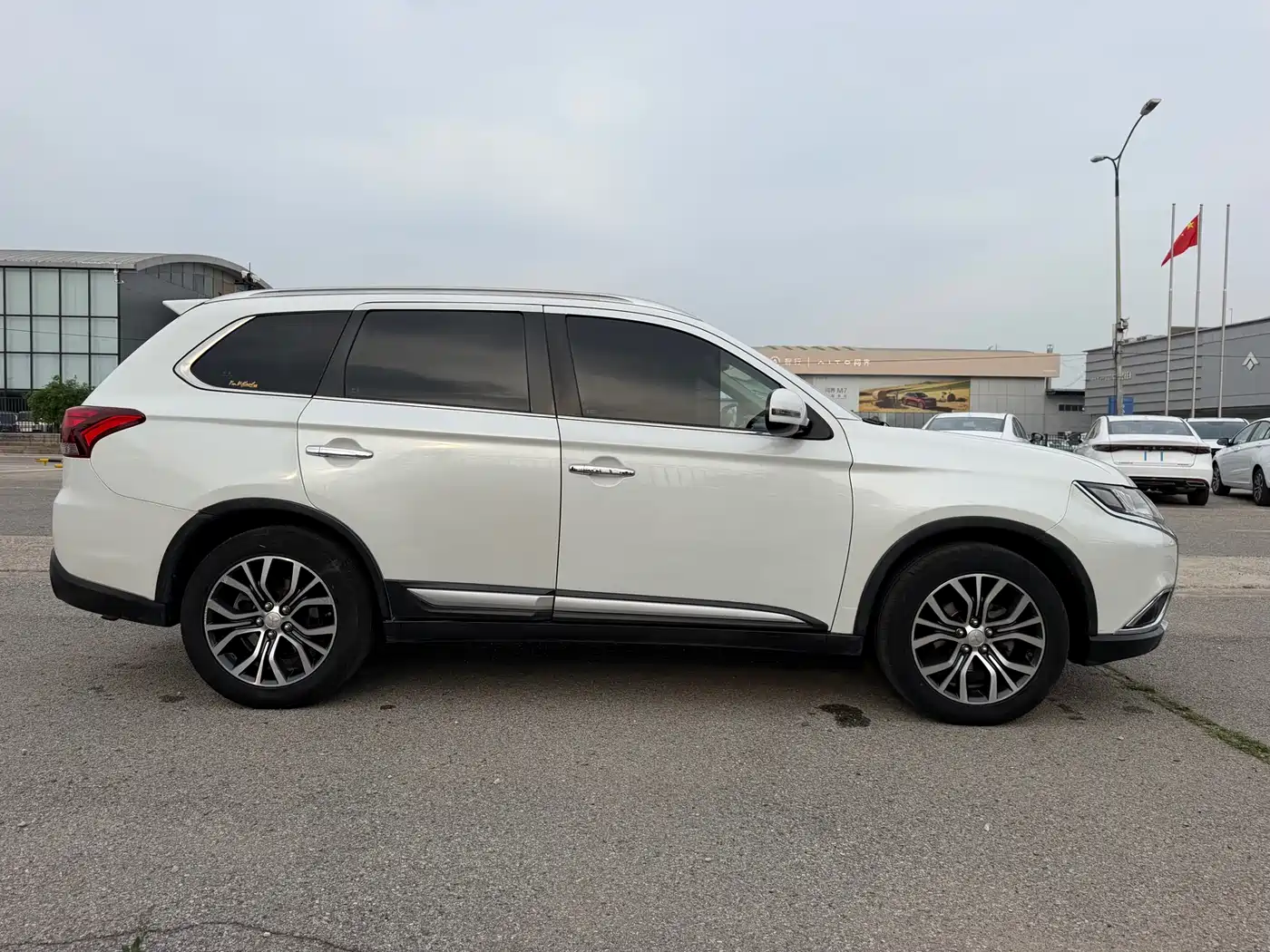 Mitsubishi Outlander 2018 2.4L 4WD Elite Edition 5-seater фото 4