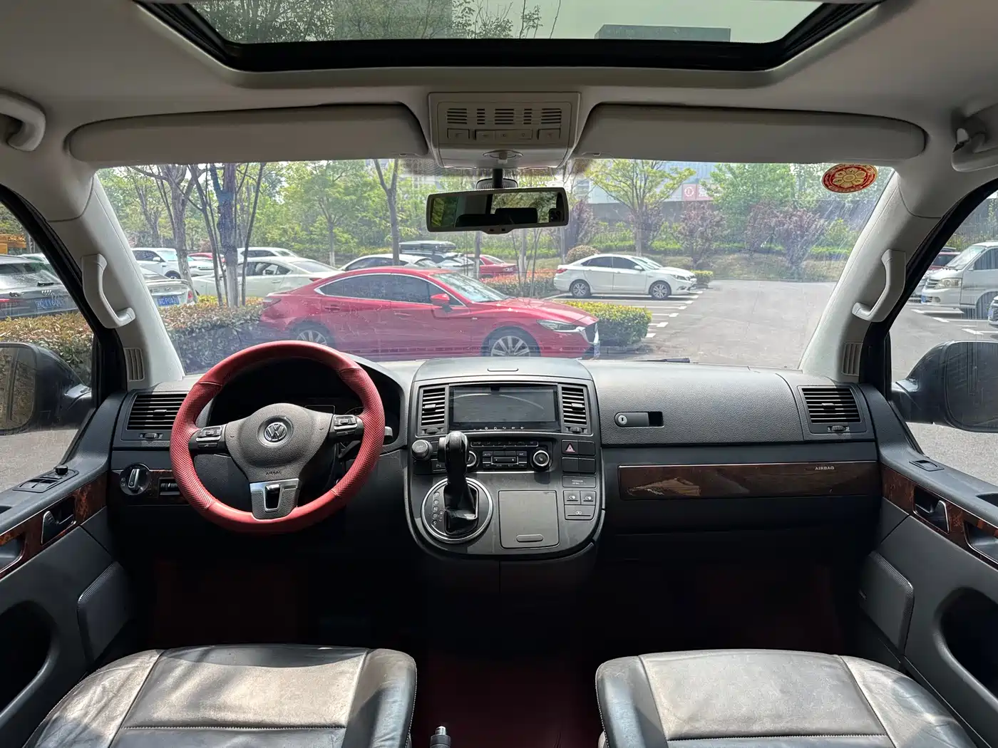 Volkswagen Multivan 2012 2.0TSI 2WD Luxury Edition фото 14