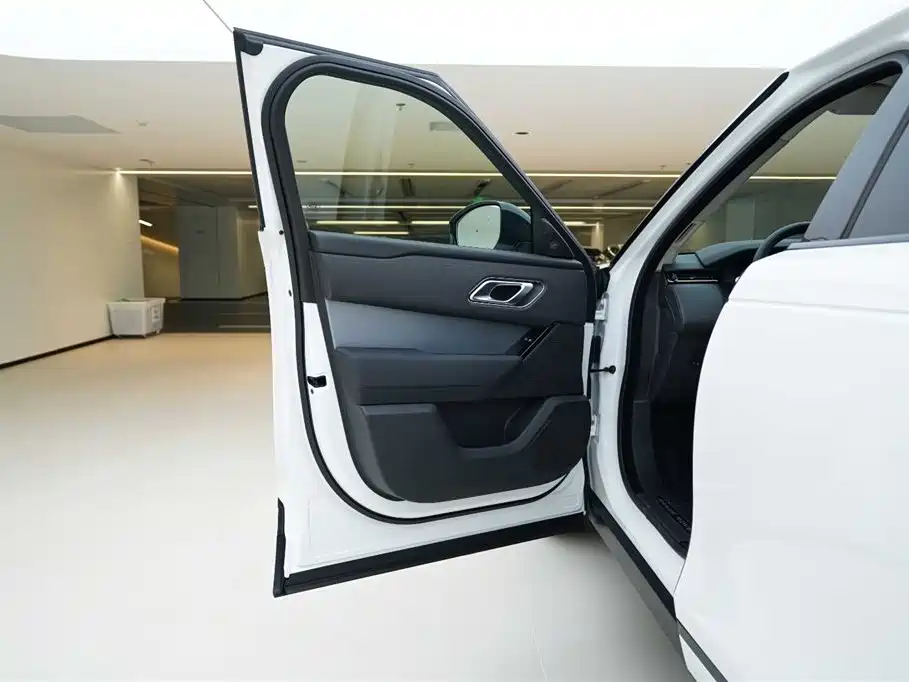 Land Rover Range Rover Velar 2024 S фото 16