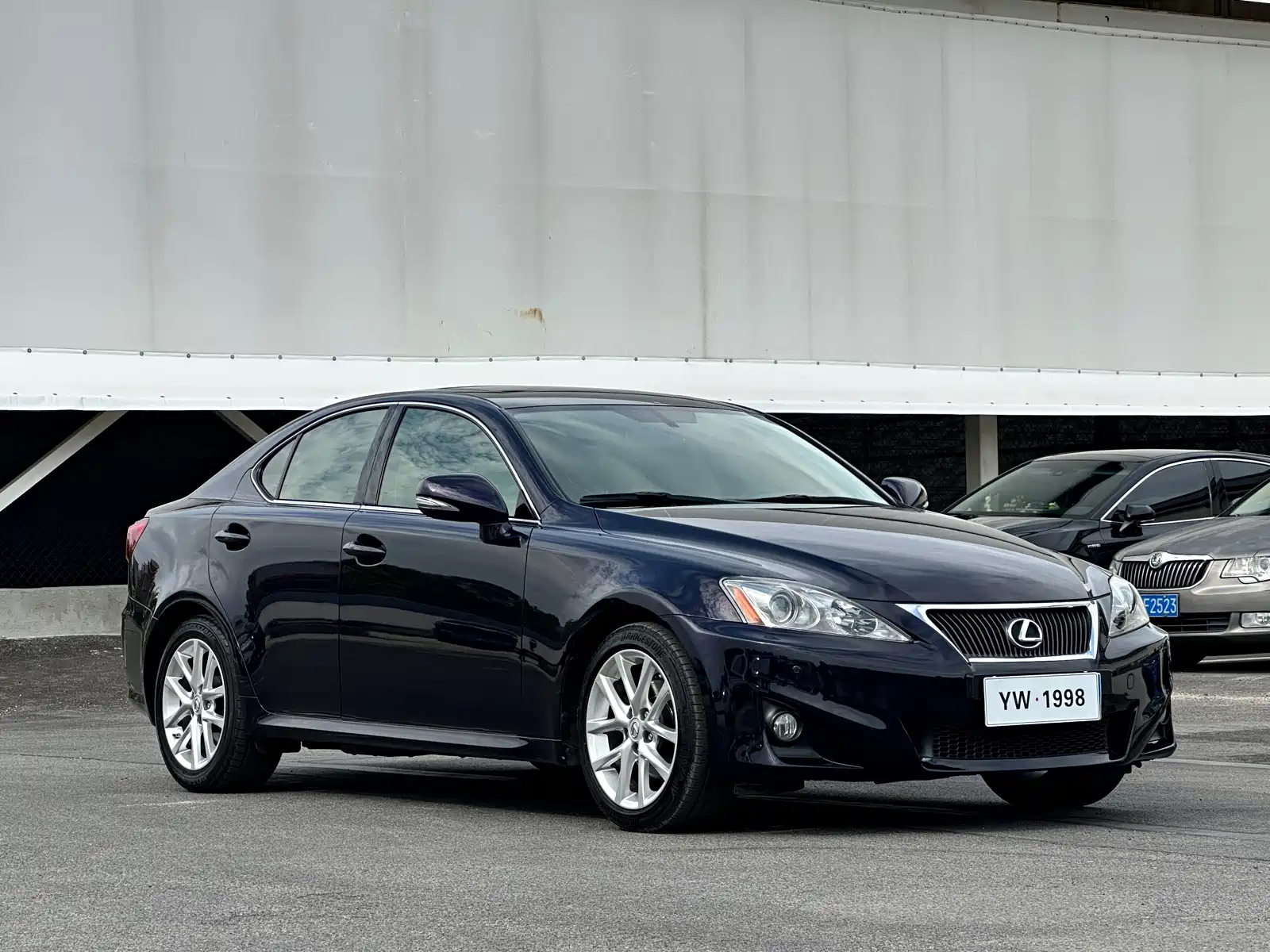Фото 2 - Lexus IS