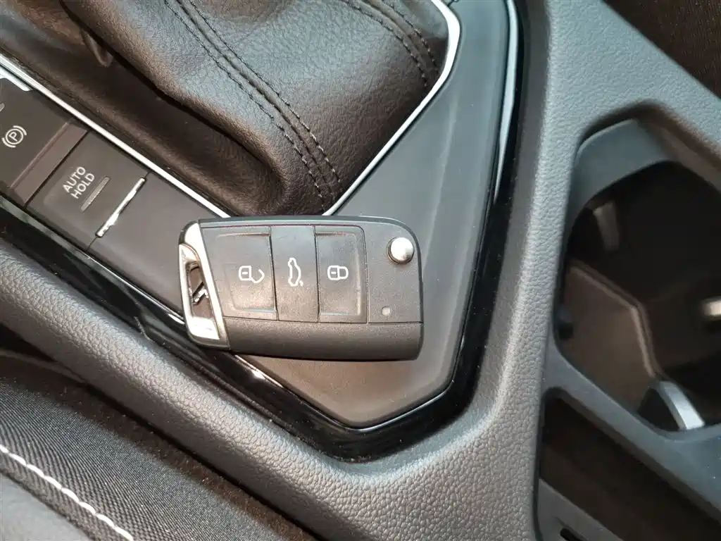 Volkswagen Tiguan L 2025 Model 300TSI Auto 2WD Dragon Edition фото 17