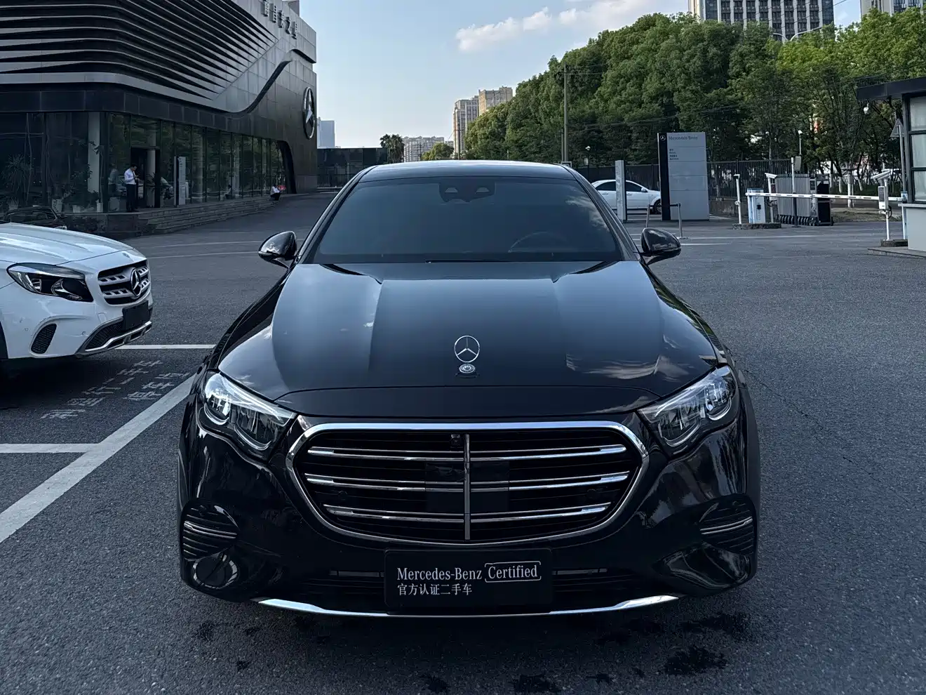Mercedes-Benz E-Class 2025 E 300 L Luxury фото 2