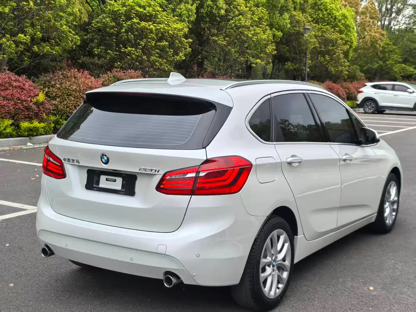 BMW 2 Series Touring 2016 220i Leading Model фото 6