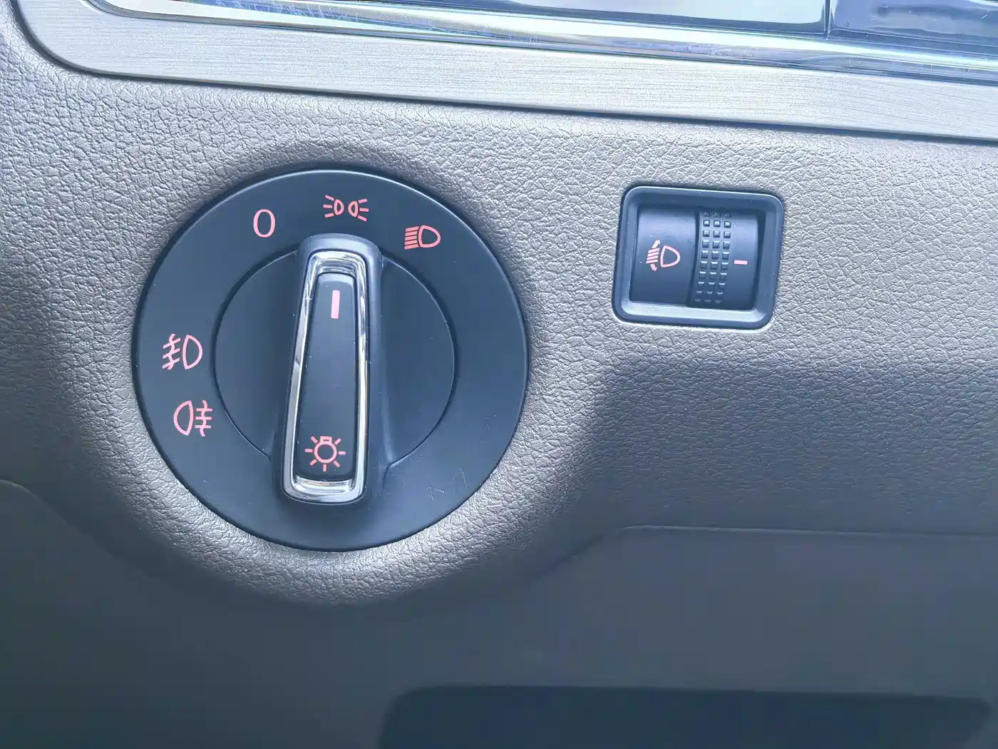 Volkswagen Bora 2013 1.6L Automatic Luxury Model фото 17