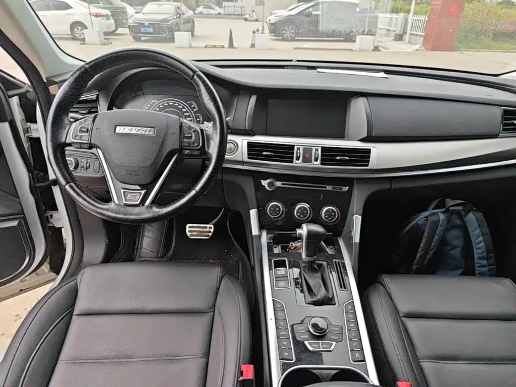 Photo 10 - Haval H7