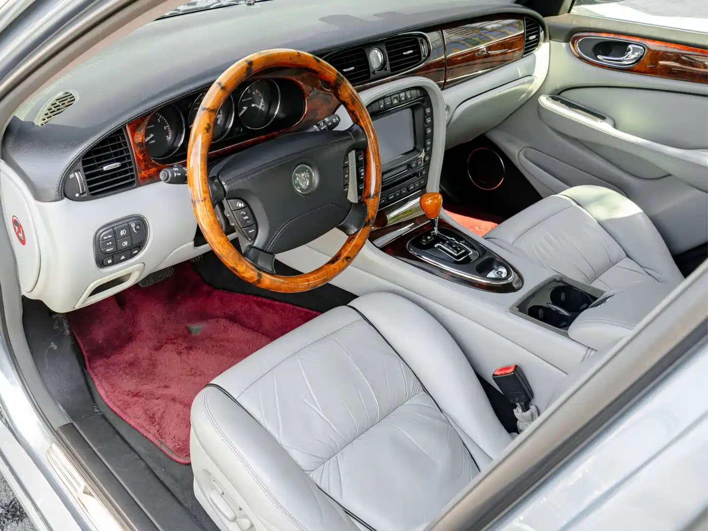 Фото 7 - Jaguar XJ
