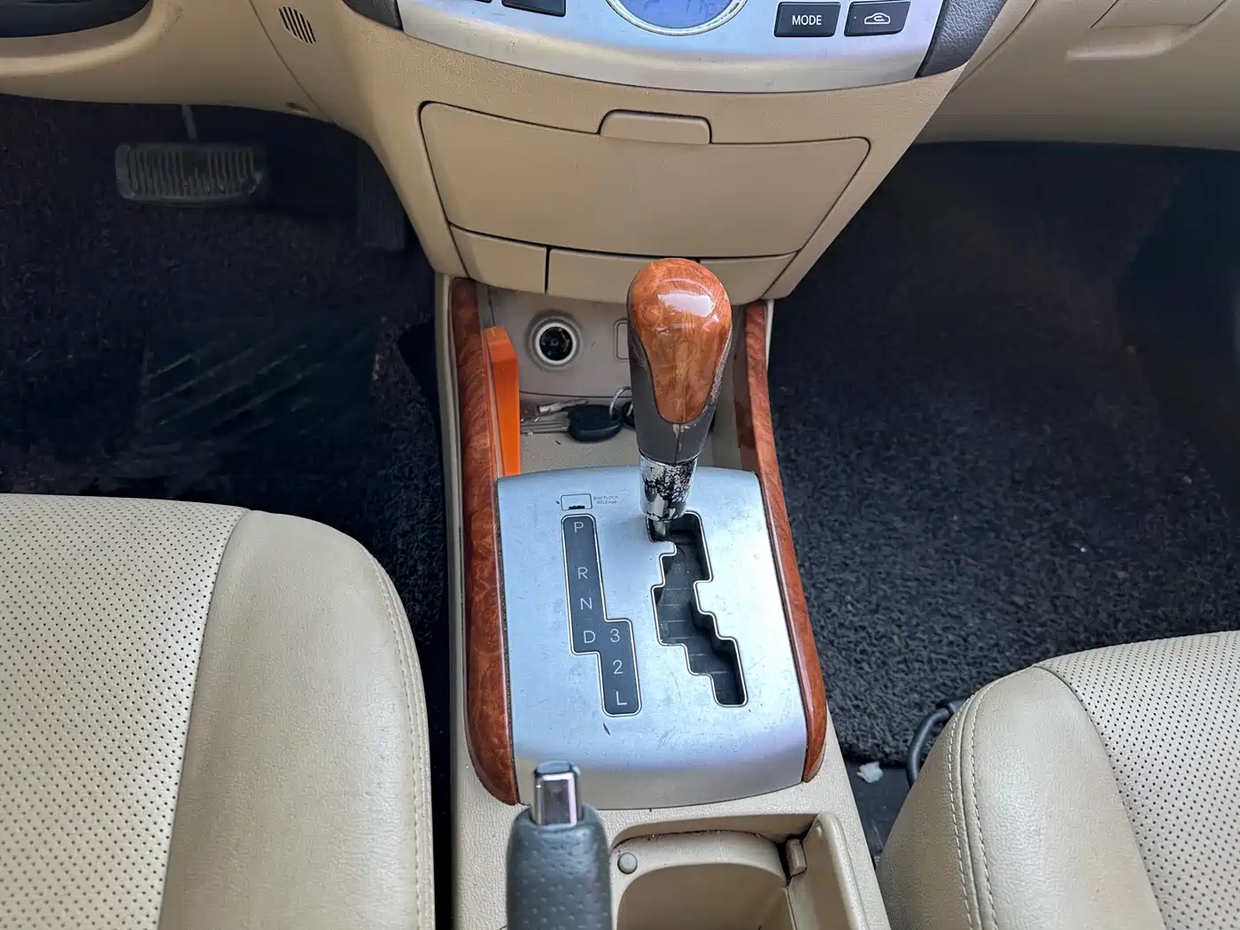 Hyundai Elantra 2010 1.6L AT GLS фото 10
