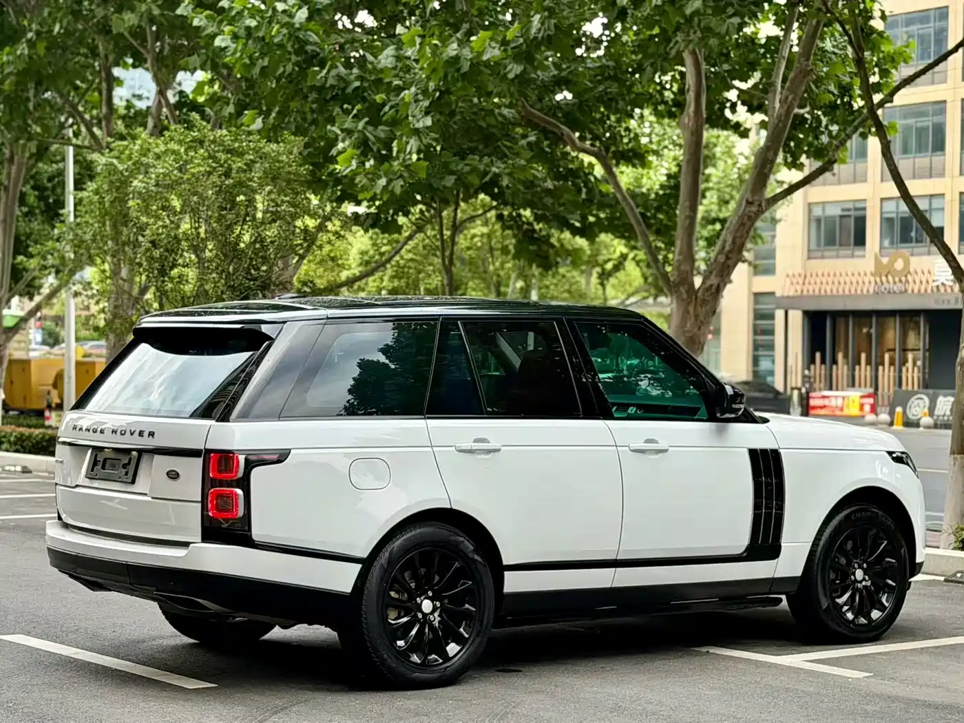 Land Rover Range Rover 2015 3.0 TDV6 Vogue фото 9