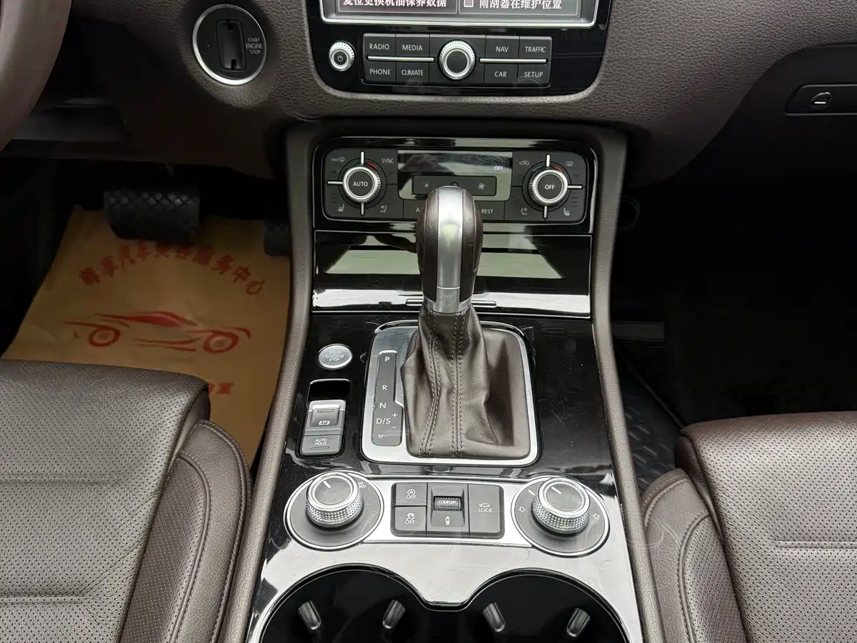 Volkswagen Touareg 2017 3.0TSI Explorer Edition фото 16