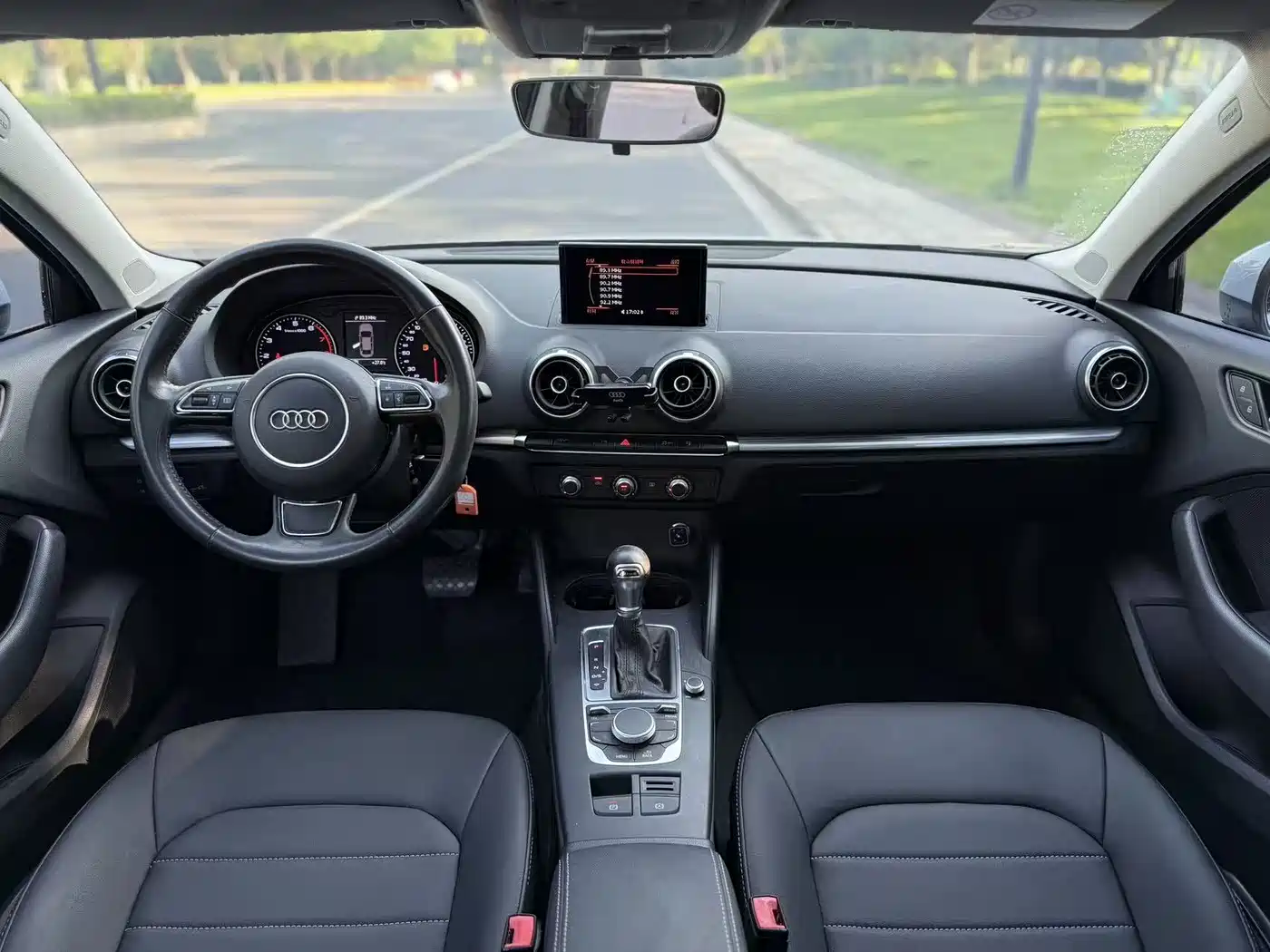 Audi A3 2016 Limousine 35 TFSI Leadership фото 8