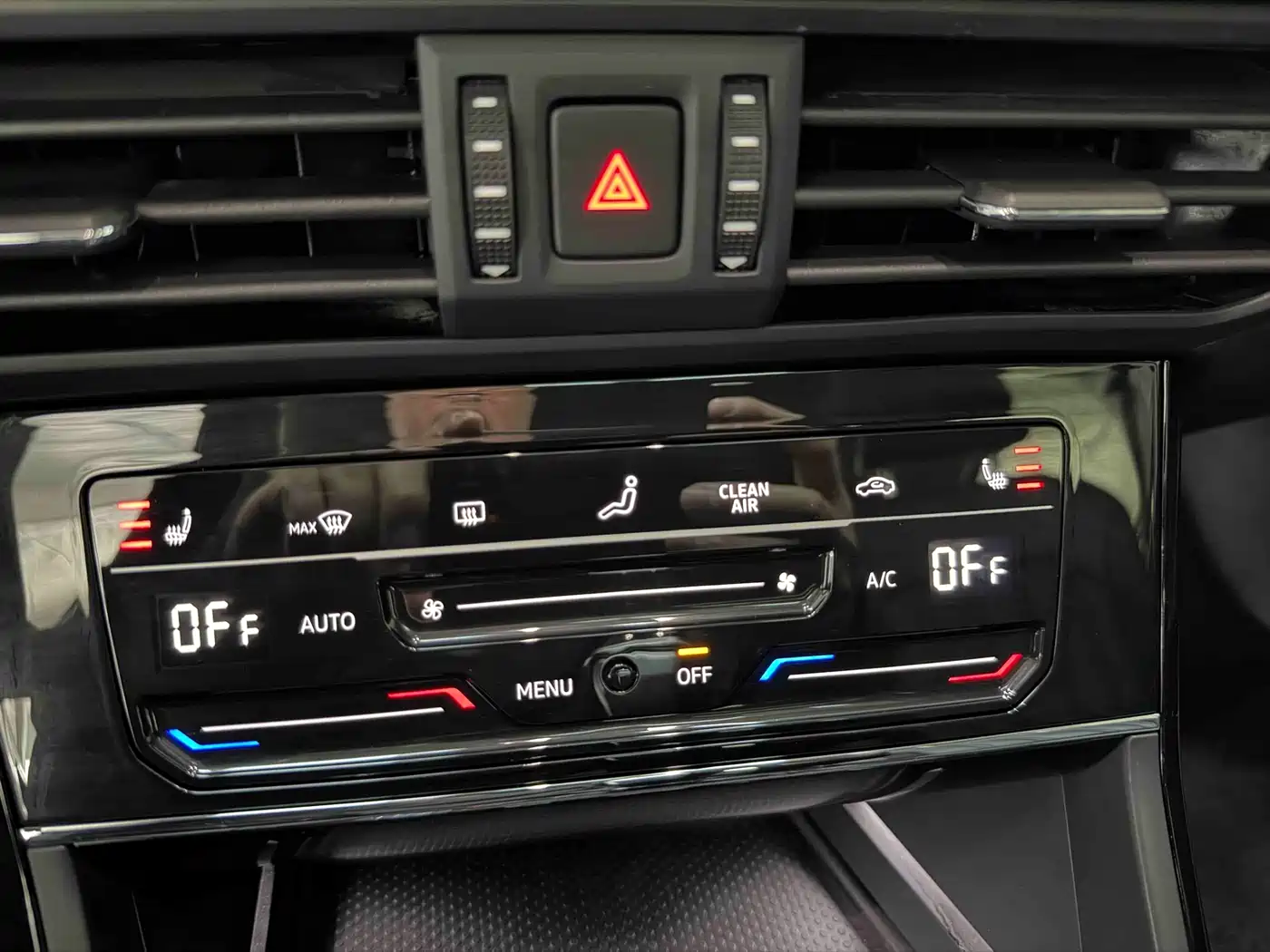 Volkswagen Passat 2023 280TSI Elite Edition фото 12