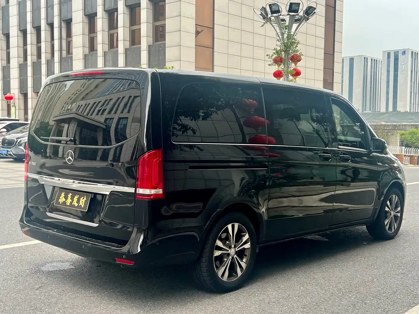 Mercedes-Benz V-Class 2017 Model V 260 Pilot Edition фото 8