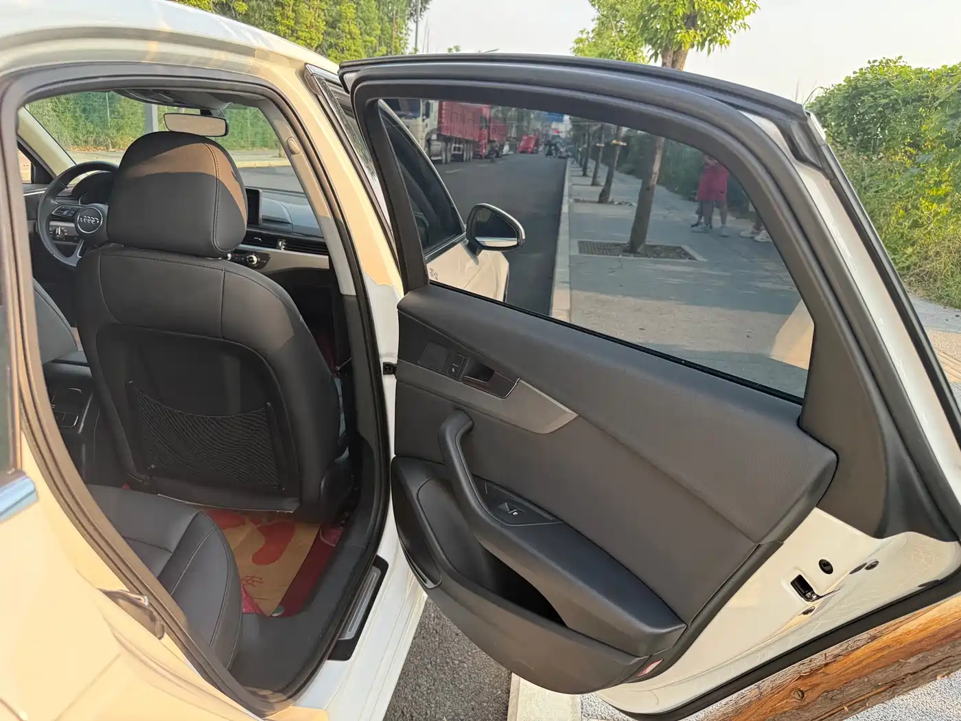 Фото 25 - Audi A4L