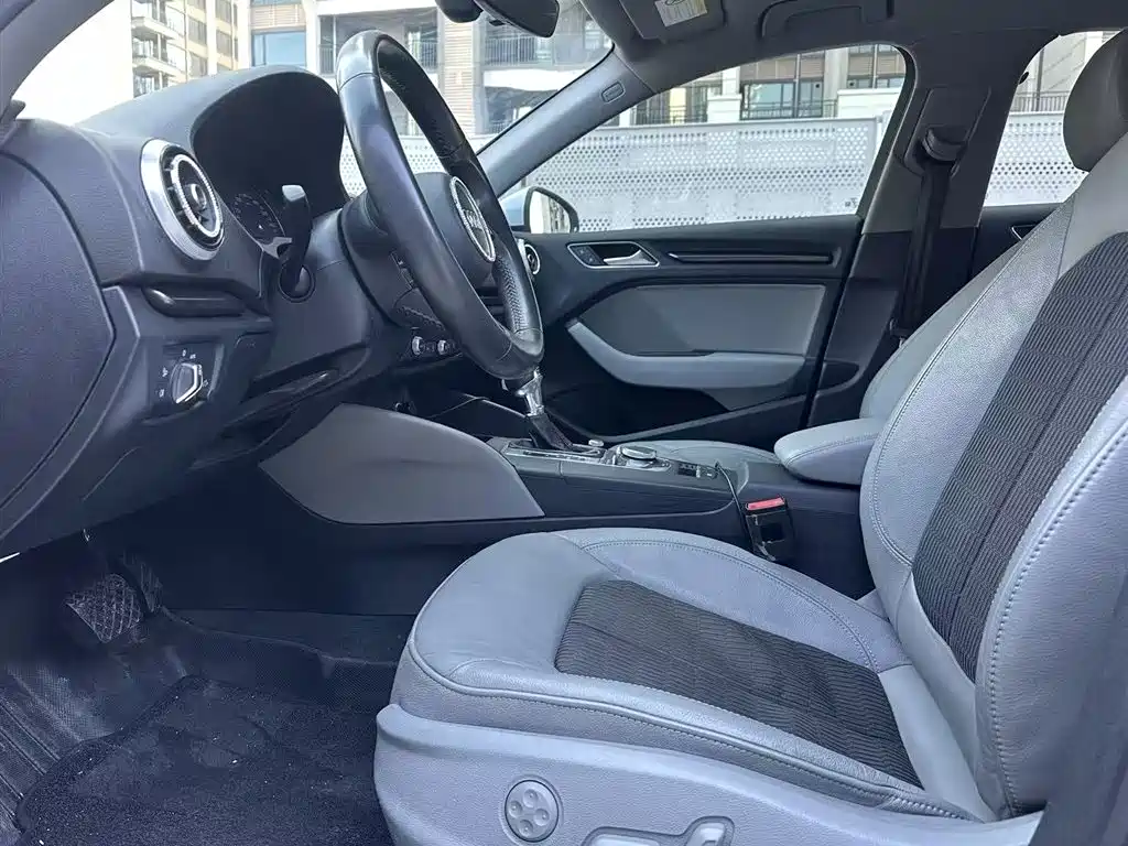 Audi A3 2017 Limousine 35 TFSI Progressive фото 4