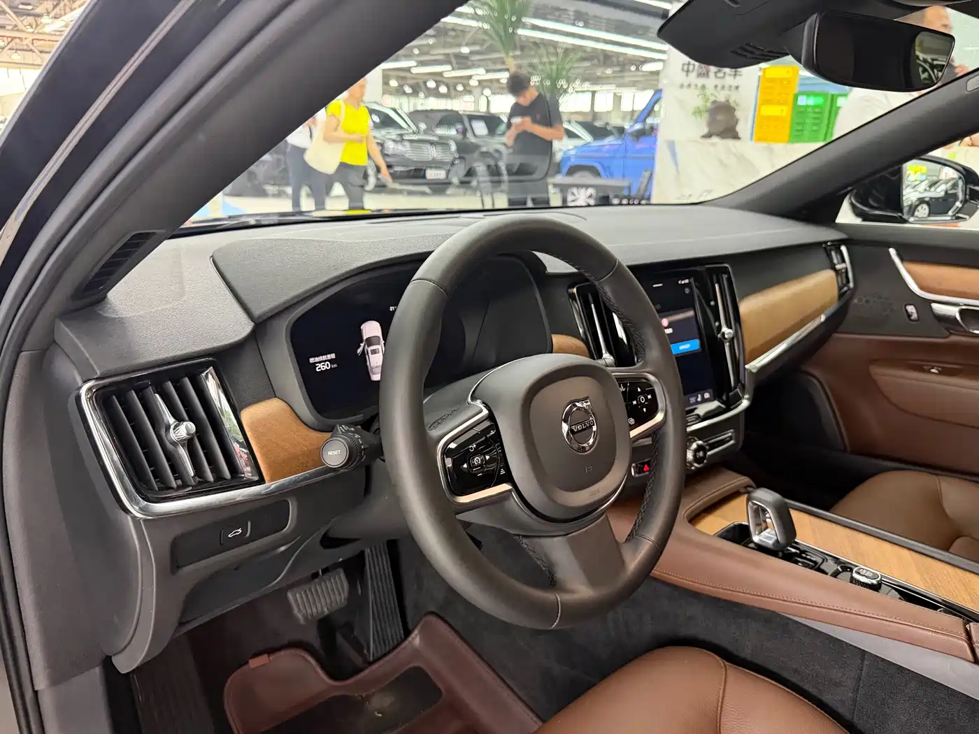 Фото 5 - Volvo S90