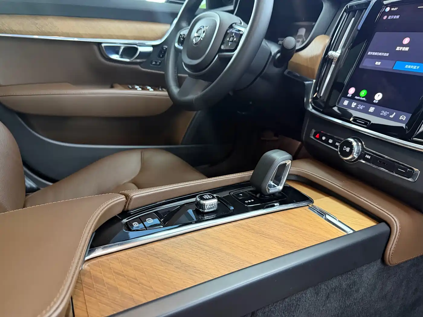 Фото 10 - Volvo S90