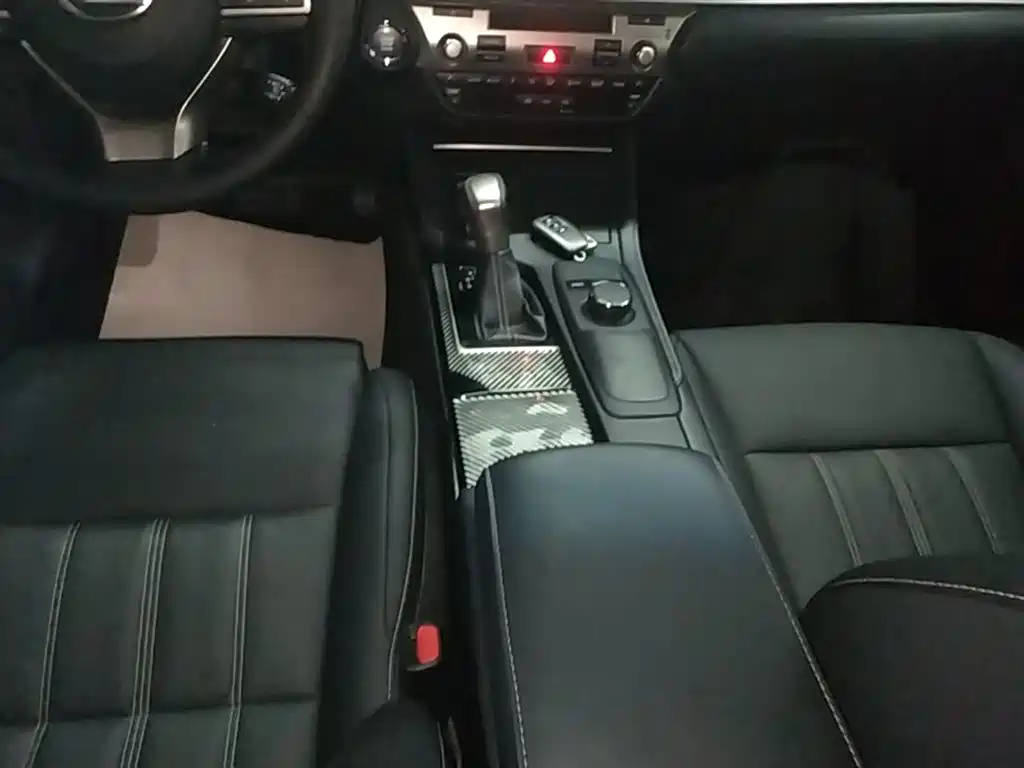 Lexus ES 2015 200 Elite Edition фото 14