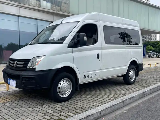  SAIC Maxus Xintu V80 2016 Model 2.5T Manual Commercial Elite China IV Short Wheelbase Low Roof 9-Seater