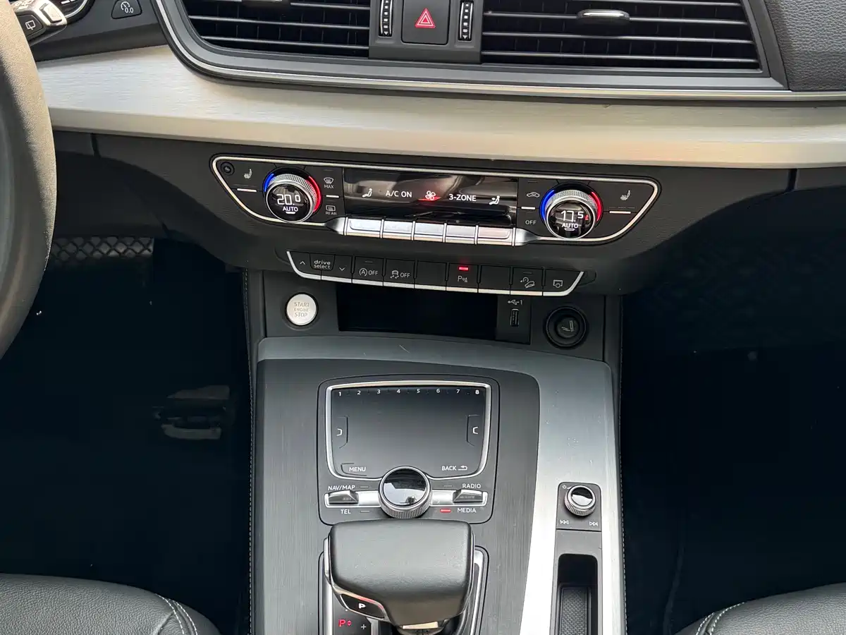 Audi Q5L 2020 40 TFSI Prestige Fashion фото 13