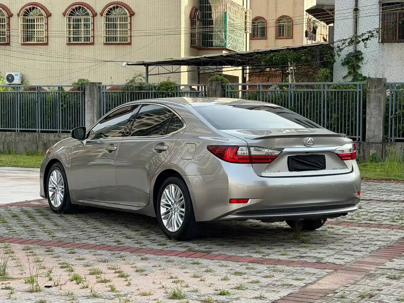 Lexus ES 2015 200 Elite Edition фото 9