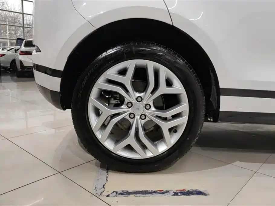 Land Rover Range Rover Evoque 2023 Range Rover Evoque L 200PS Elite Edition фото 6