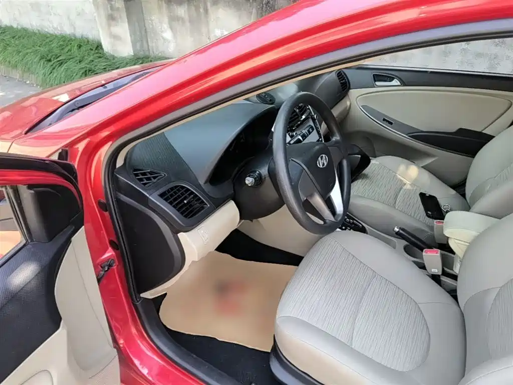 Hyundai Verna 2014 1.4L Automatic Smart GLS фото 16