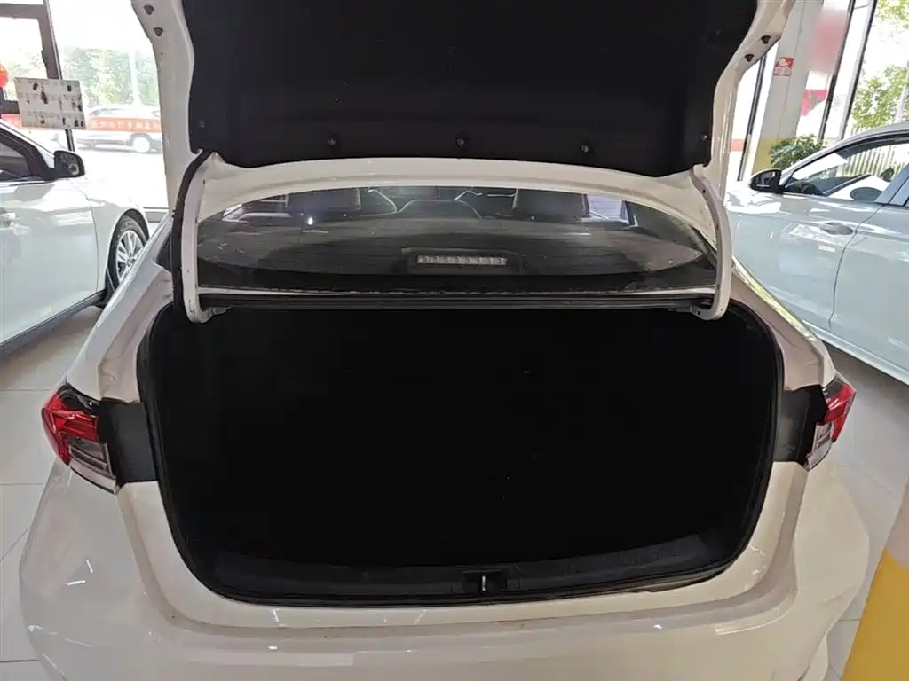 Toyota Corolla 2021 TNGA 1.5L CVT Elite Edition фото 18