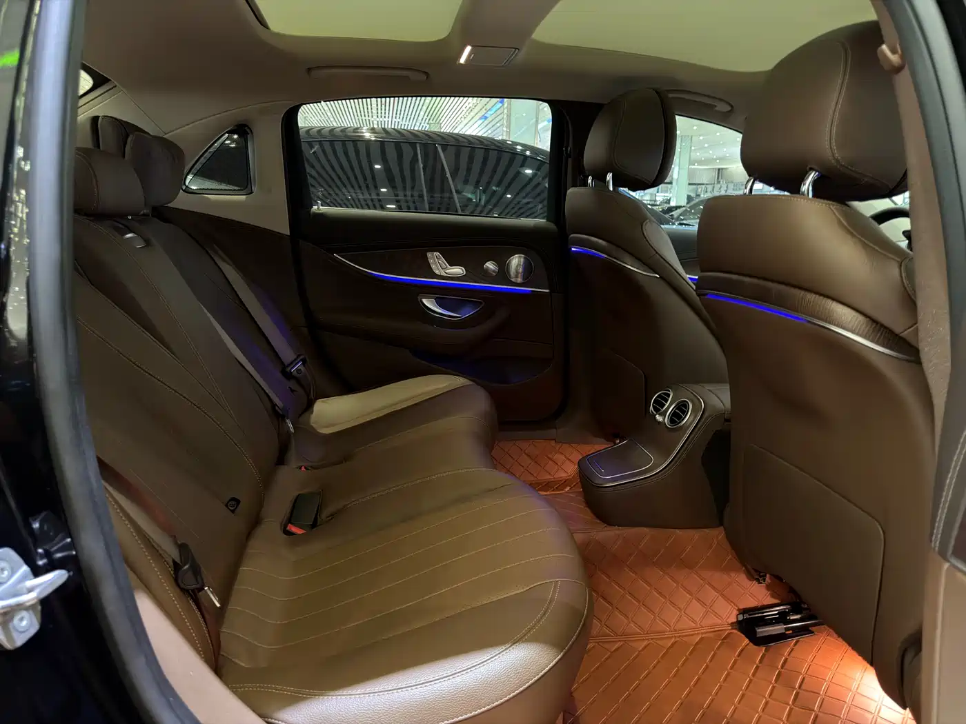Mercedes-Benz E-Class 2021 E 300 L Luxury фото 11