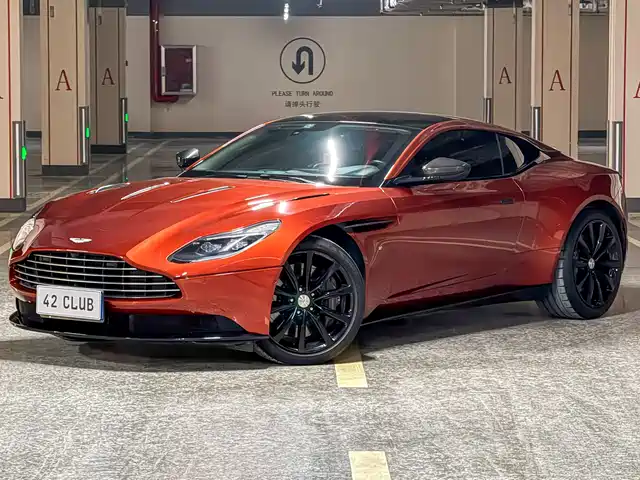 ASTON MARTIN DB11