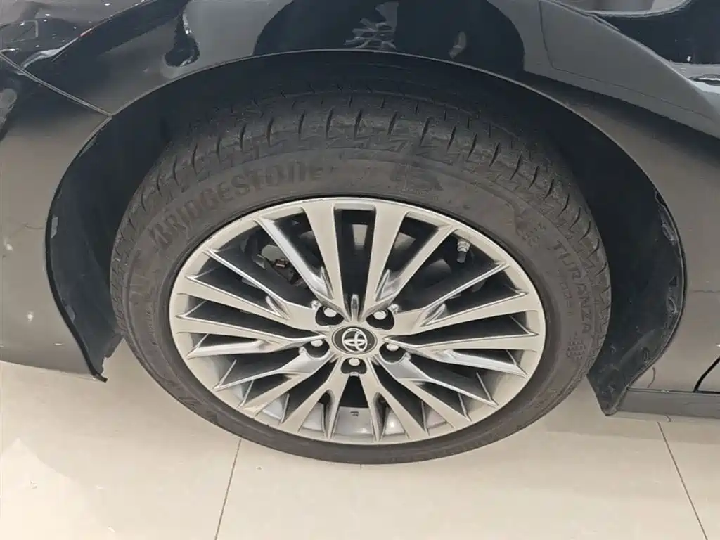 Toyota Camry 2019 Facelift Hybrid 2.5HG Luxury Edition фото 23