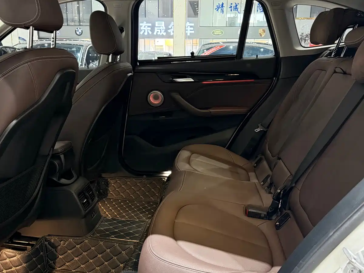 BMW X1 2021 sDrive25Li Leading фото 4