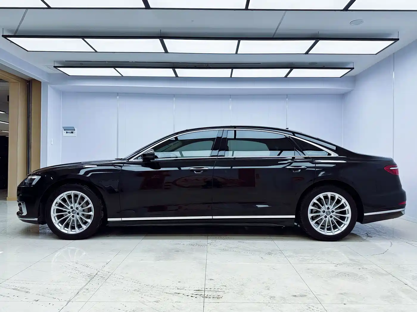 Audi A8 2019 Plus A8L 50 TFSI quattro Comfort фото 4