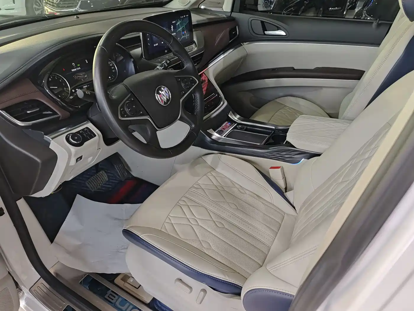 Buick GL8 2021 Land Business Class 652T Luxury фото 5
