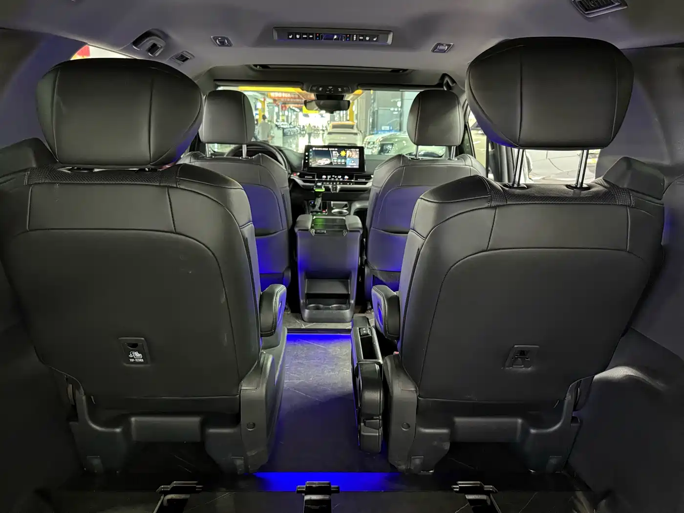 Toyota Sienna 2024 2.5L Hybrid 4WD Premium Edition фото 20