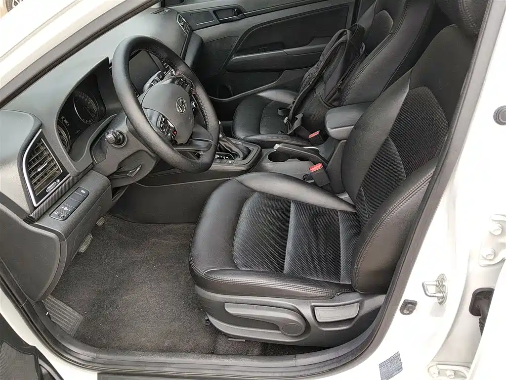 Hyundai Elantra 2018 1.4T DCT Dynamic·Vitality Model фото 15