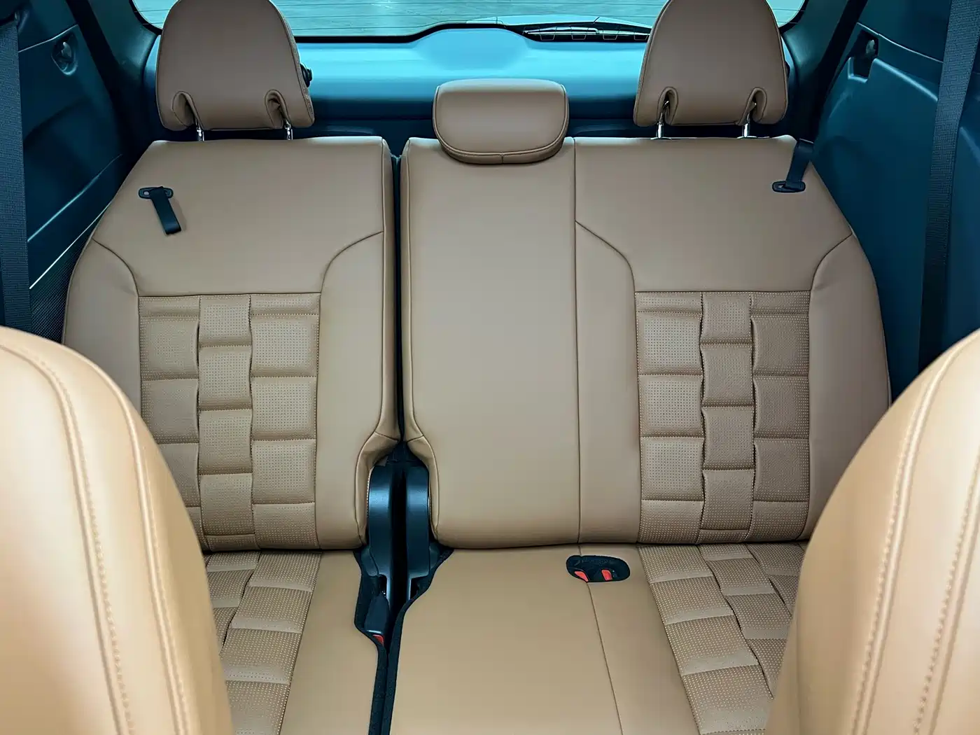 Toyota Granvia 2024 2.5L Hybrid Comfort фото 10