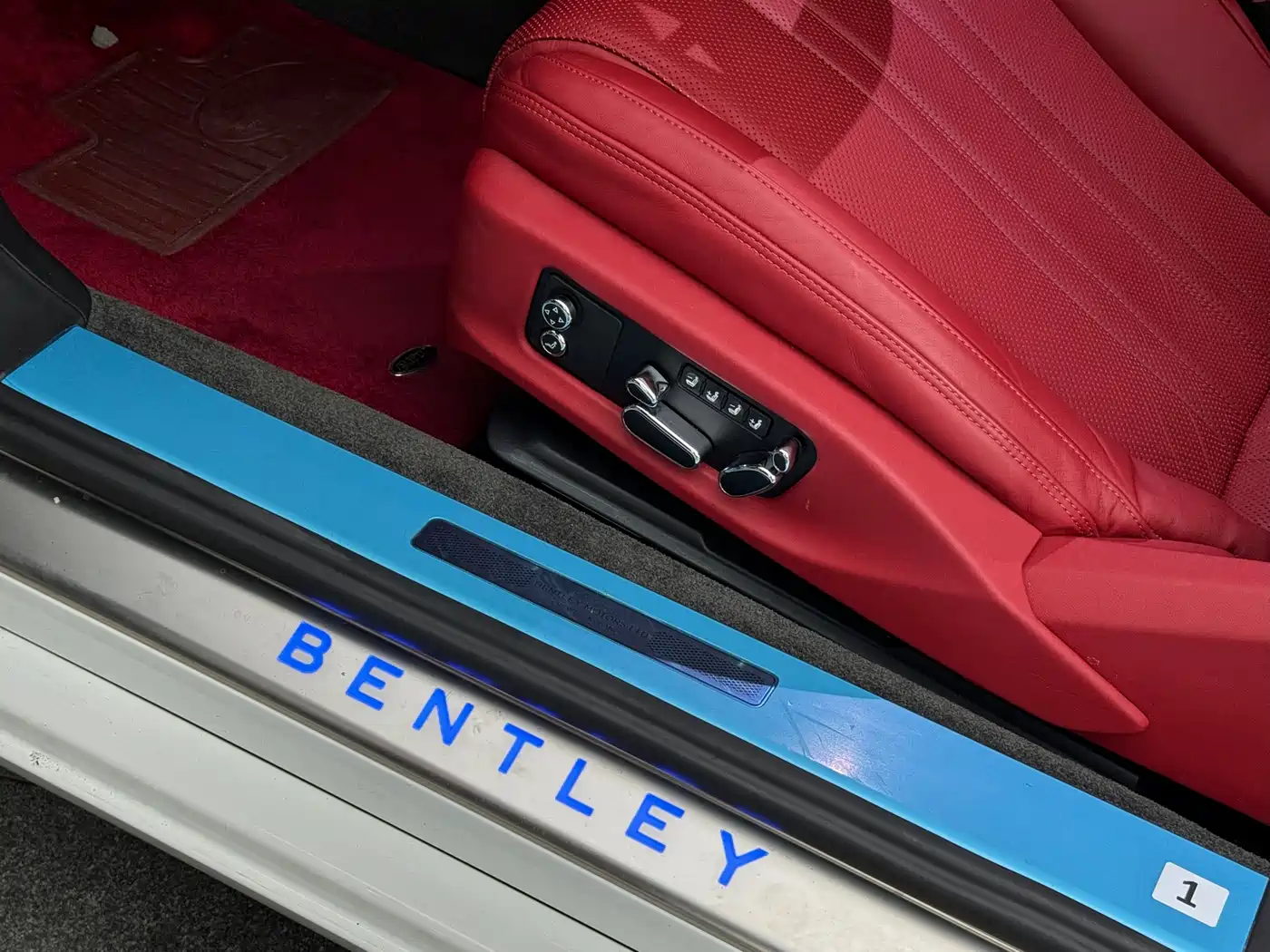 Bentley Continental 2020 4.0T GT V8 фото 17