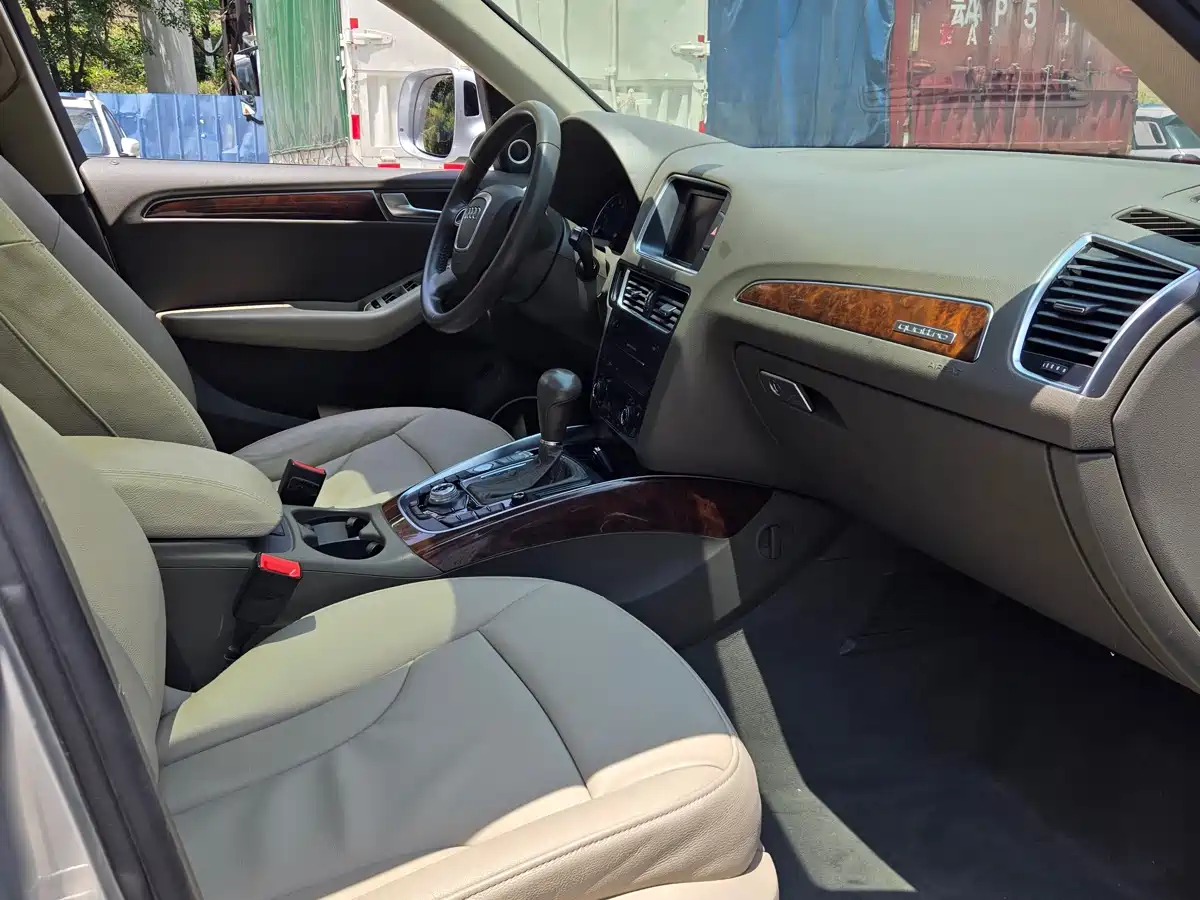 Audi Q5 2012 2.0TFSI Luxury фото 15